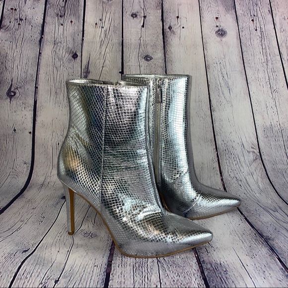 NIB - Michael Kors Silver Metallic Embossed Bootie - Picture 8 of 8